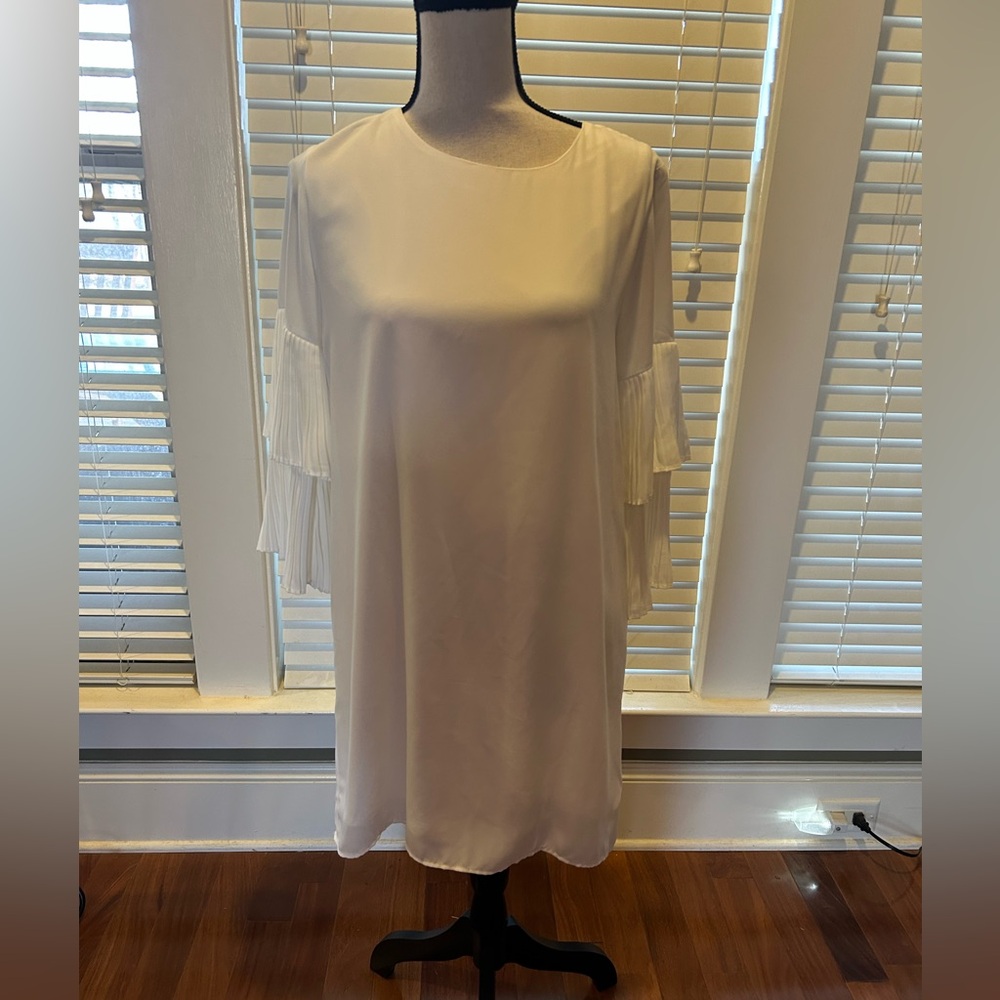Lulu's White Long Sleeve Shift Dress with Pleated Details size M